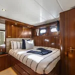 Ww Luxury Motor Yacht - Auckland Viaduct